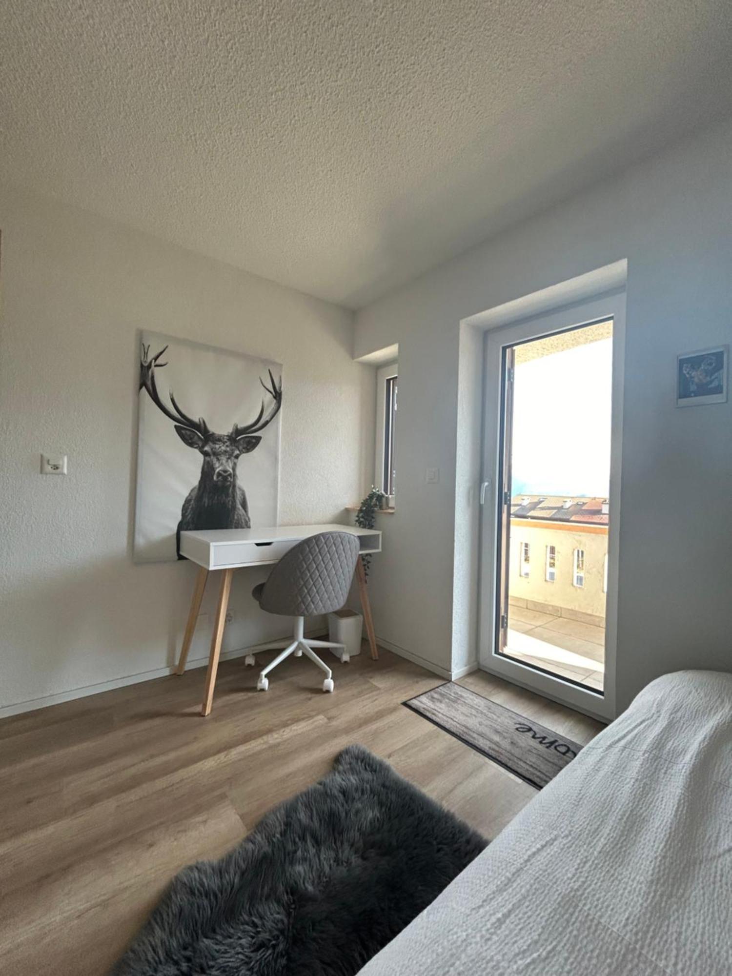 4 Valleys Modern With Free Parking Apartment
